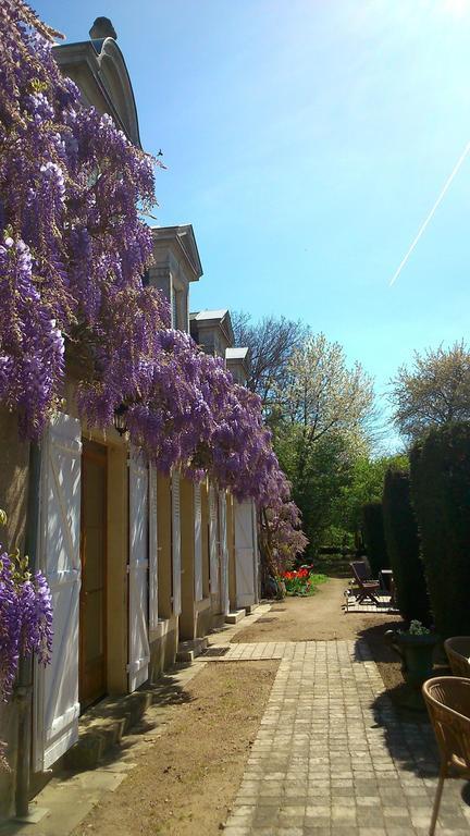 Hotel La Croix De Vernuche Varennes-Vauzelles Exterior photo